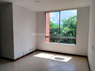 Apartamento de 3 alcobas en arriendo en Castropol, Medellín, 100 m² · foto 9 de 19