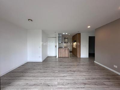 Apartamento de 2 alcobas en arriendo en Los Naranjos, Medellín, 61 m² · foto 5 de 17