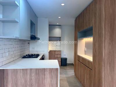 Apartamento de 2 alcobas en arriendo en Los Naranjos, Medellín, 61 m² · foto 6 de 17