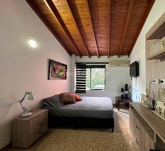 Casa de 5 alcobas en venta en El Poblado, Medellín, 250 m² · foto 13 de 20