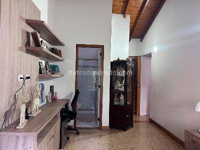 Casa de 5 alcobas en venta en El Poblado, Medellín, 250 m² · foto 15 de 20