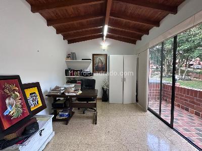 Casa de 5 alcobas en venta en El Poblado, Medellín, 250 m² · foto 16 de 20