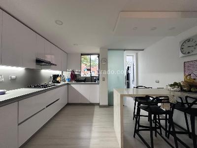 Casa de 5 alcobas en venta en El Poblado, Medellín, 250 m² · foto 6 de 20