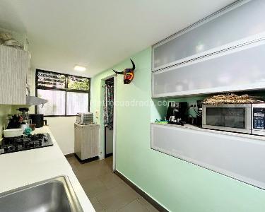 Apartamento de 3 alcobas en venta en El Diamante No. 2, Medellín, 184 m² · foto 5 de 11