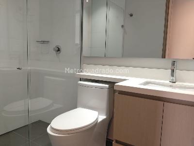 Apartamento de 3 alcobas en arriendo en El Poblado, Medellín, 148 m² · foto 17 de 18
