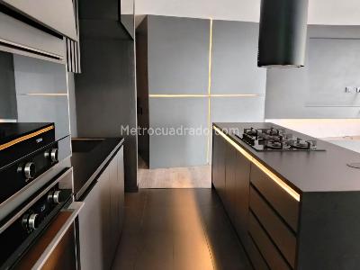 Apartamento de 3 alcobas en arriendo en El Poblado, Medellín, 148 m² · foto 5 de 18