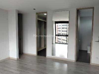 Apartamento de 3 alcobas en arriendo en El Poblado, Medellín, 148 m² · foto 9 de 18