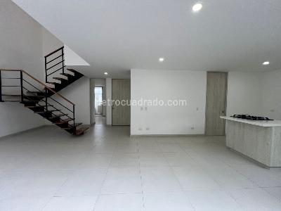 Casa de 3 alcobas en venta en Rionegro, Rionegro, 168 m² · foto 2 de 16