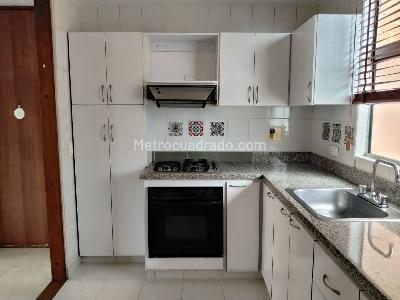 Apartamento de 3 alcobas en arriendo en Castropol, Medellín, 95 m² · foto 4 de 18