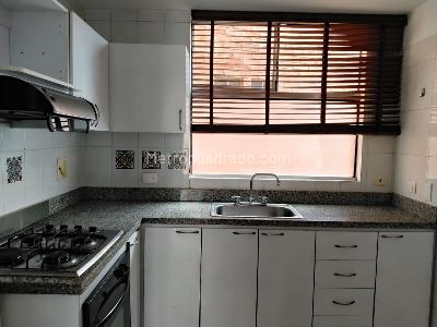Apartamento de 3 alcobas en arriendo en Castropol, Medellín, 95 m² · foto 5 de 18