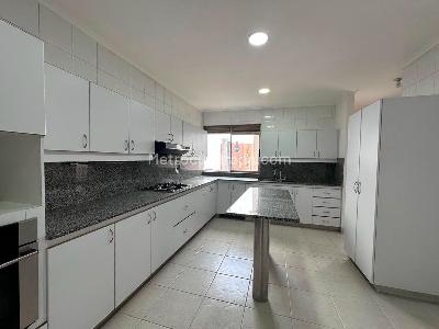 Apartamento de 3 alcobas en venta en El Poblado, Medellín, 316 m² · foto 6 de 17