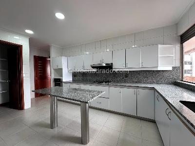 Apartamento de 3 alcobas en venta en El Poblado, Medellín, 316 m² · foto 7 de 17