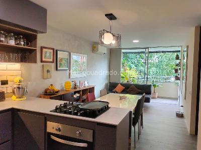 Apartamento de 2 alcobas en venta en El Poblado, Medellín, 72 m² · foto 2 de 15
