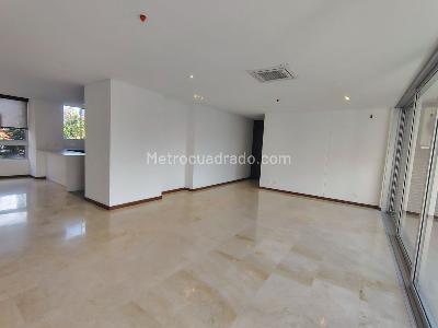 Apartamento de 3 alcobas en arriendo en El Poblado, Medellín, 161 m² · foto 3 de 18