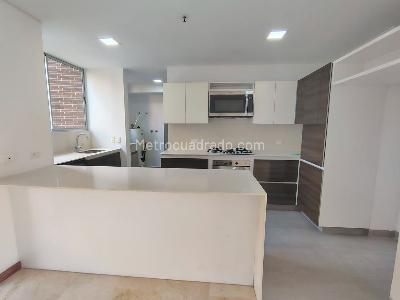 Apartamento de 3 alcobas en arriendo en El Poblado, Medellín, 161 m² · foto 5 de 18