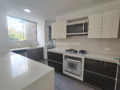 Apartamento de 3 alcobas en arriendo en El Poblado, Medellín, 161 m² · foto 6 de 18
