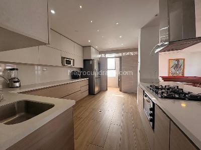 Apartamento de 3 alcobas en venta en El Poblado, Medellín, 258 m² · foto 9 de 18