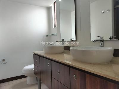 Apartamento de 3 alcobas en arriendo en Santa María De Los Ángeles, Medellín, 146 m² · foto 17 de 18