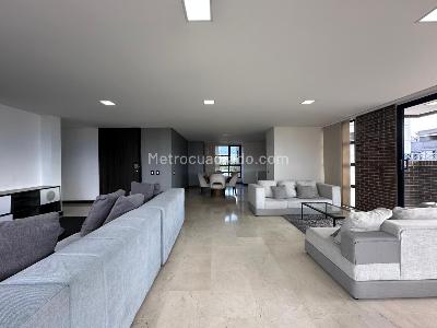 Apartamento en arriendo en El Poblado, Medellín · foto 2 de 17