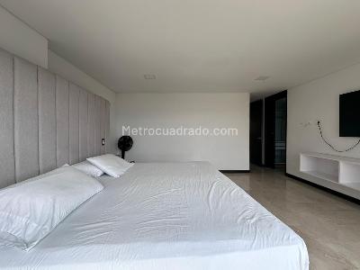 Apartamento en arriendo en El Poblado, Medellín · foto 8 de 17