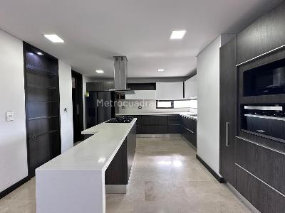 Apartamento en arriendo en El Poblado, Medellín · foto 7 de 20