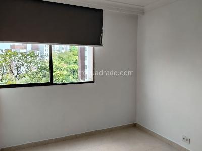 Apartamento de 3 alcobas en arriendo en El Poblado, Medellín, 88 m² · foto 14 de 18