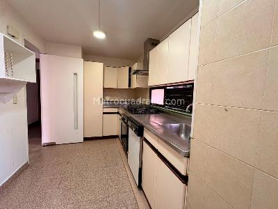 Apartamento en venta en El Poblado, Medellín · foto 4 de 14