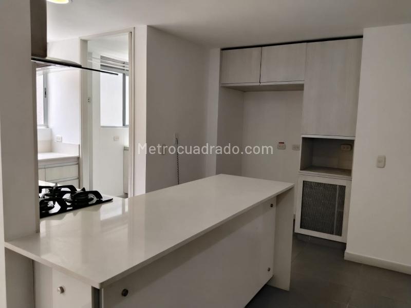Apartamento en Arriendo, EL POBLADO, Medellín - Więcej