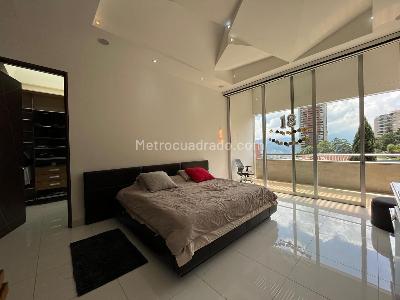 Casa de 5 alcobas en venta en El Poblado, Medellín, 1100 m² · foto 12 de 20