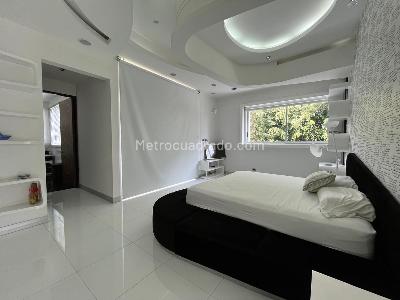 Casa de 5 alcobas en venta en El Poblado, Medellín, 1100 m² · foto 13 de 20