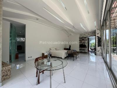 Casa de 5 alcobas en venta en El Poblado, Medellín, 1100 m² · foto 15 de 20