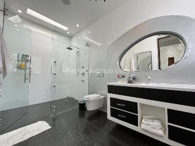 Casa de 5 alcobas en venta en El Poblado, Medellín, 1100 m² · foto 17 de 20