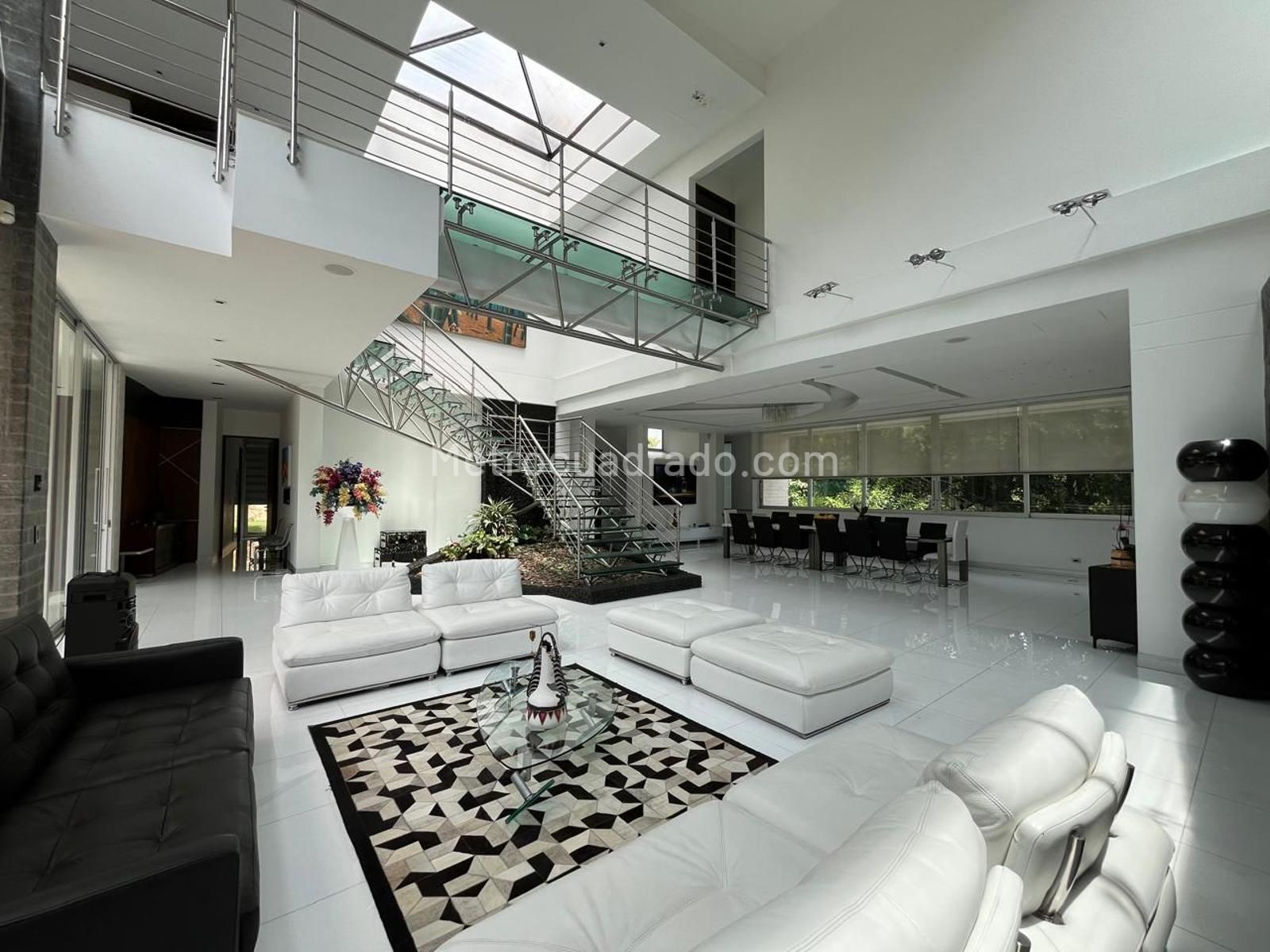 Casa de 5 habitaciones en venta en El Poblado, Medellín — imagen 1 de 20