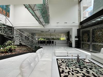 Casa de 5 alcobas en venta en El Poblado, Medellín, 1100 m² · foto 2 de 20