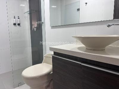 Apartamento en arriendo en El Poblado, Medellín · foto 13 de 15