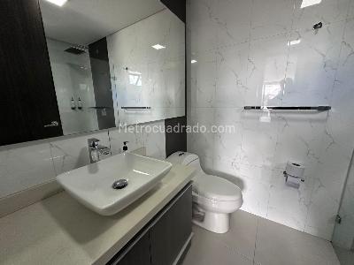 Apartamento en arriendo en El Poblado, Medellín · foto 14 de 15