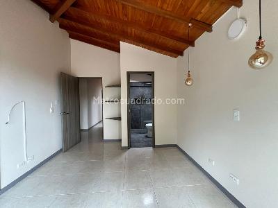 Casa de 4 alcobas en venta en Envigado, Envigado, 250 m² · foto 13 de 20