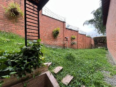 Casa de 4 alcobas en venta en Envigado, Envigado, 250 m² · foto 19 de 20