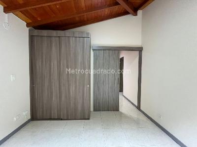 Casa de 4 alcobas en venta en Envigado, Envigado, 250 m² · foto 9 de 20
