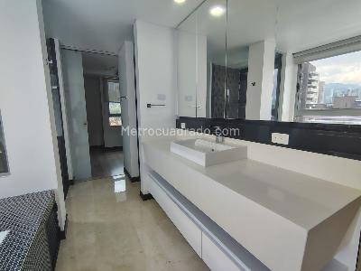 Apartamento de 2 alcobas en venta en El Poblado, Medellín, 127 m² · foto 15 de 19