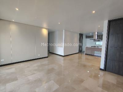 Apartamento de 2 alcobas en venta en El Poblado, Medellín, 127 m² · foto 3 de 19