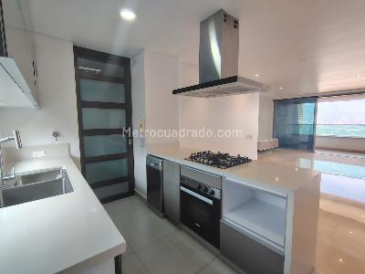 Apartamento de 2 alcobas en venta en El Poblado, Medellín, 127 m² · foto 7 de 19