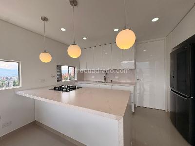 Apartamento de 3 alcobas en venta en El Poblado, Medellín, 153 m² · foto 6 de 20