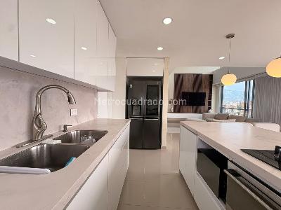 Apartamento de 3 alcobas en venta en El Poblado, Medellín, 153 m² · foto 7 de 20