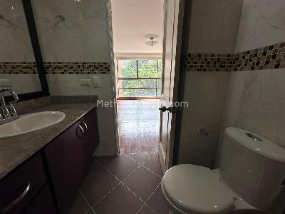 Apartamento de 3 alcobas en venta en El Poblado, Medellín, 276 m² · foto 16 de 17