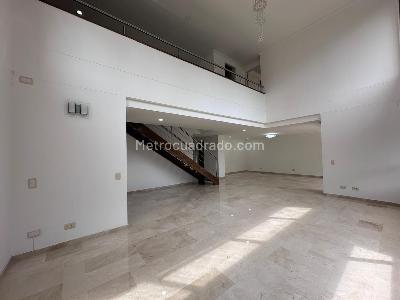 Apartamento de 3 alcobas en venta en El Poblado, Medellín, 276 m² · foto 2 de 17