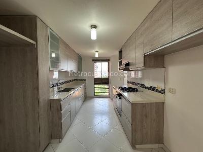 Apartamento de 3 alcobas en venta en El Poblado, Medellín, 276 m² · foto 6 de 17