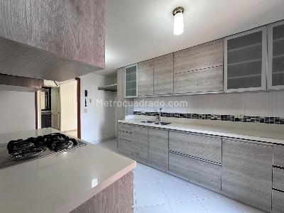 Apartamento de 3 alcobas en venta en El Poblado, Medellín, 276 m² · foto 7 de 17