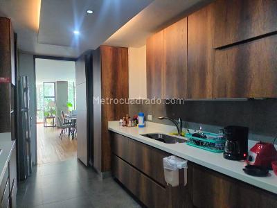 Apartamento de 3 alcobas en venta en El Poblado, Medellín, 186 m² · foto 6 de 17