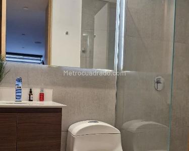 Apartamento de 2 alcobas en venta en El Poblado, Medellín, 68 m² · foto 13 de 14